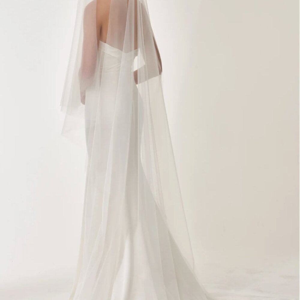 Monique Lhuillier Signature Veil - Cathedral Length